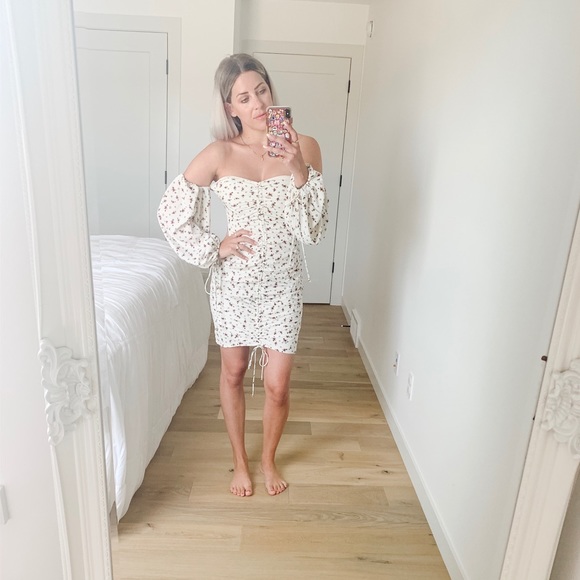 Off the shoulder dress - Picture 4 of 5